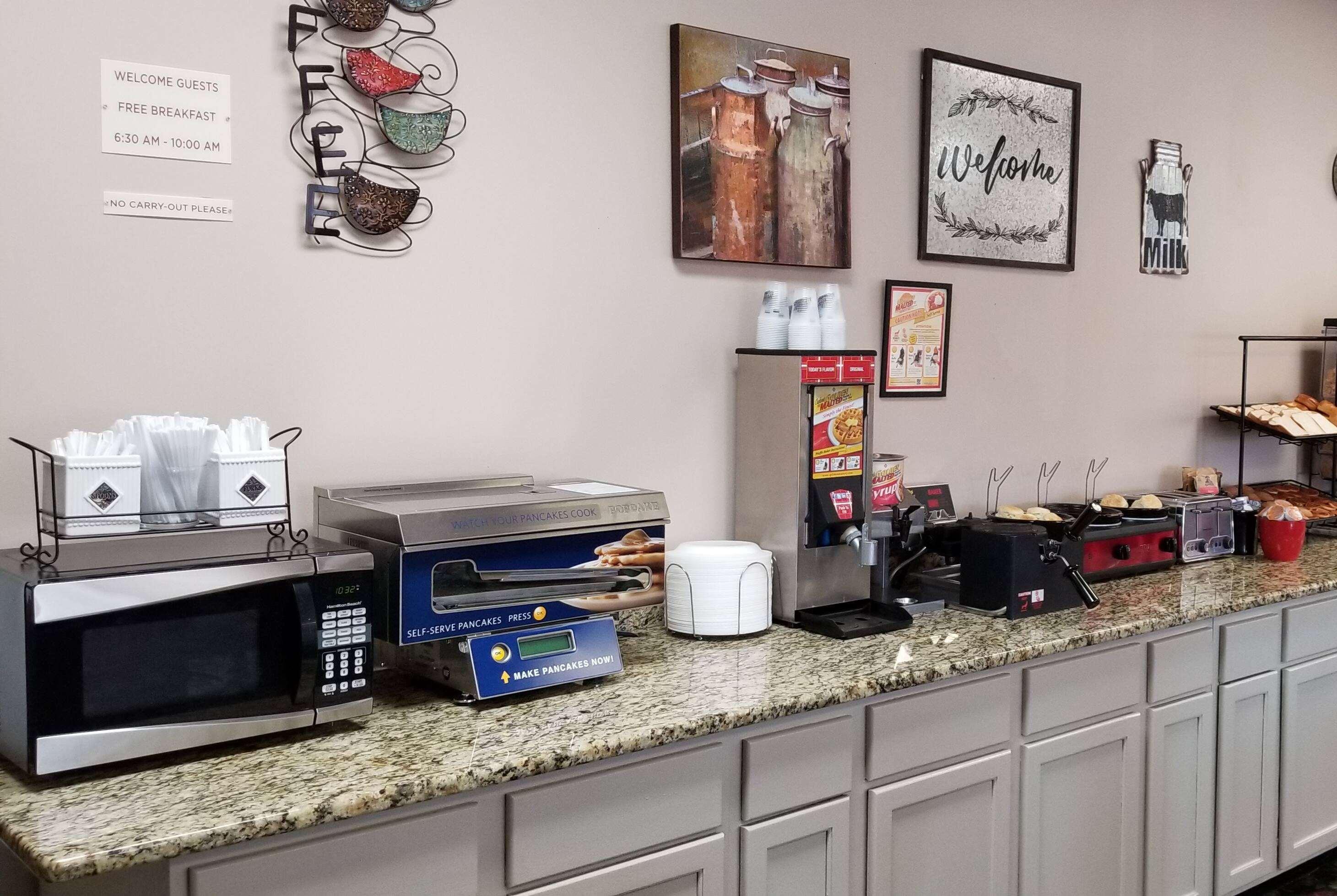 Ramada by Wyndham & Suites Warner Robins Bagian luar foto