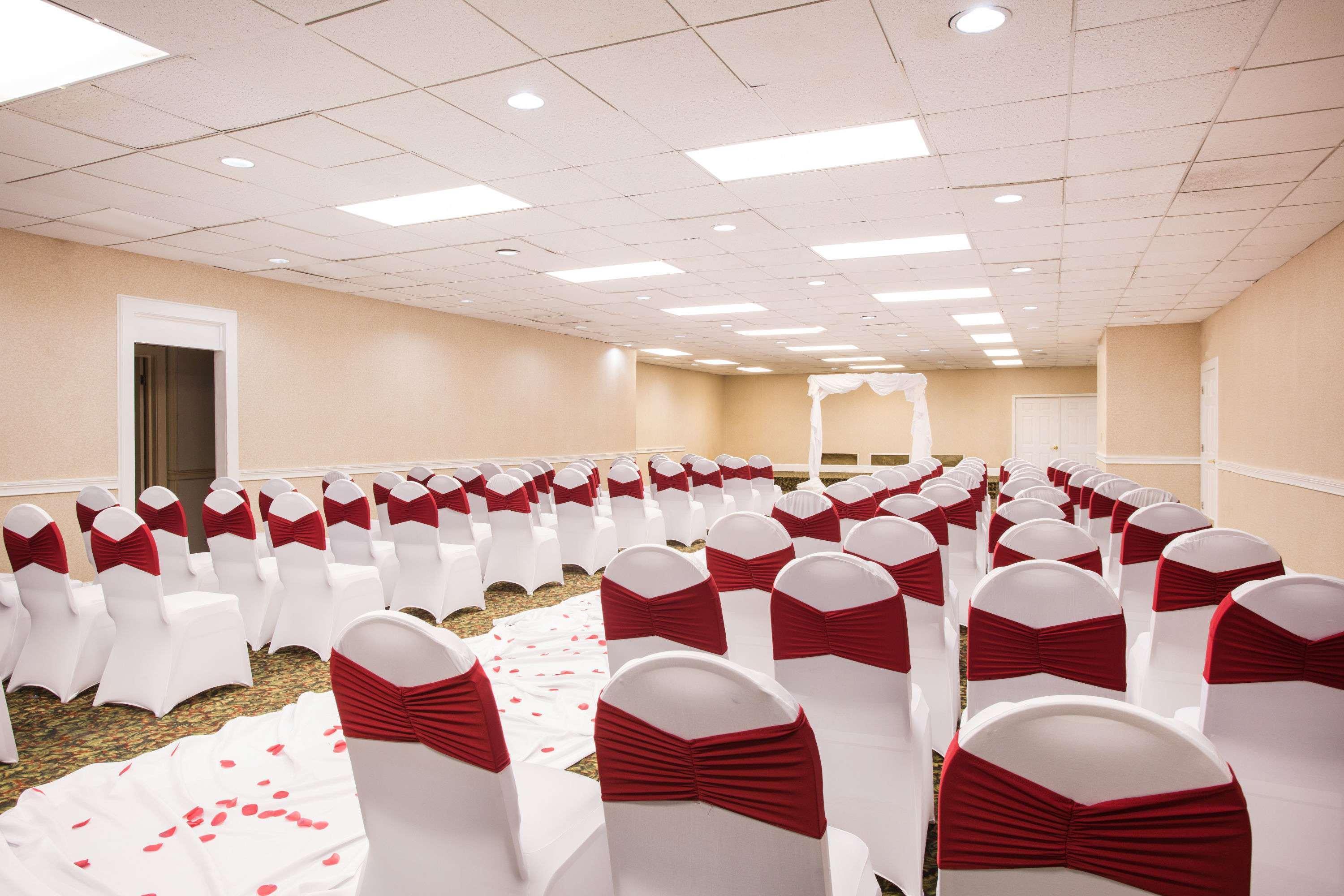 Ramada by Wyndham & Suites Warner Robins Bagian luar foto
