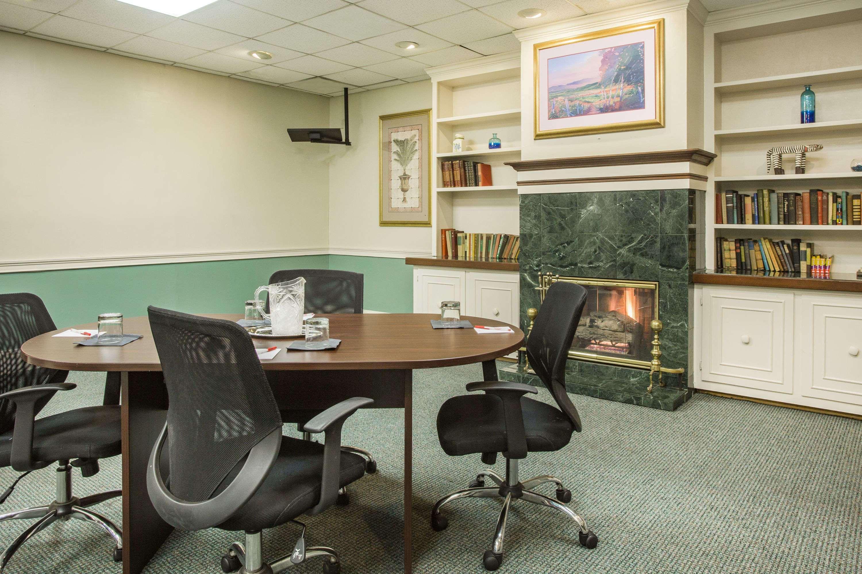 Ramada by Wyndham & Suites Warner Robins Bagian luar foto