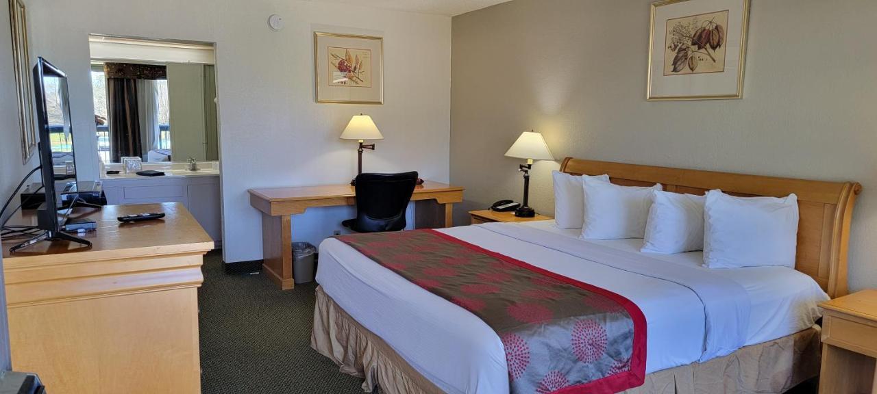 Ramada by Wyndham & Suites Warner Robins Bagian luar foto