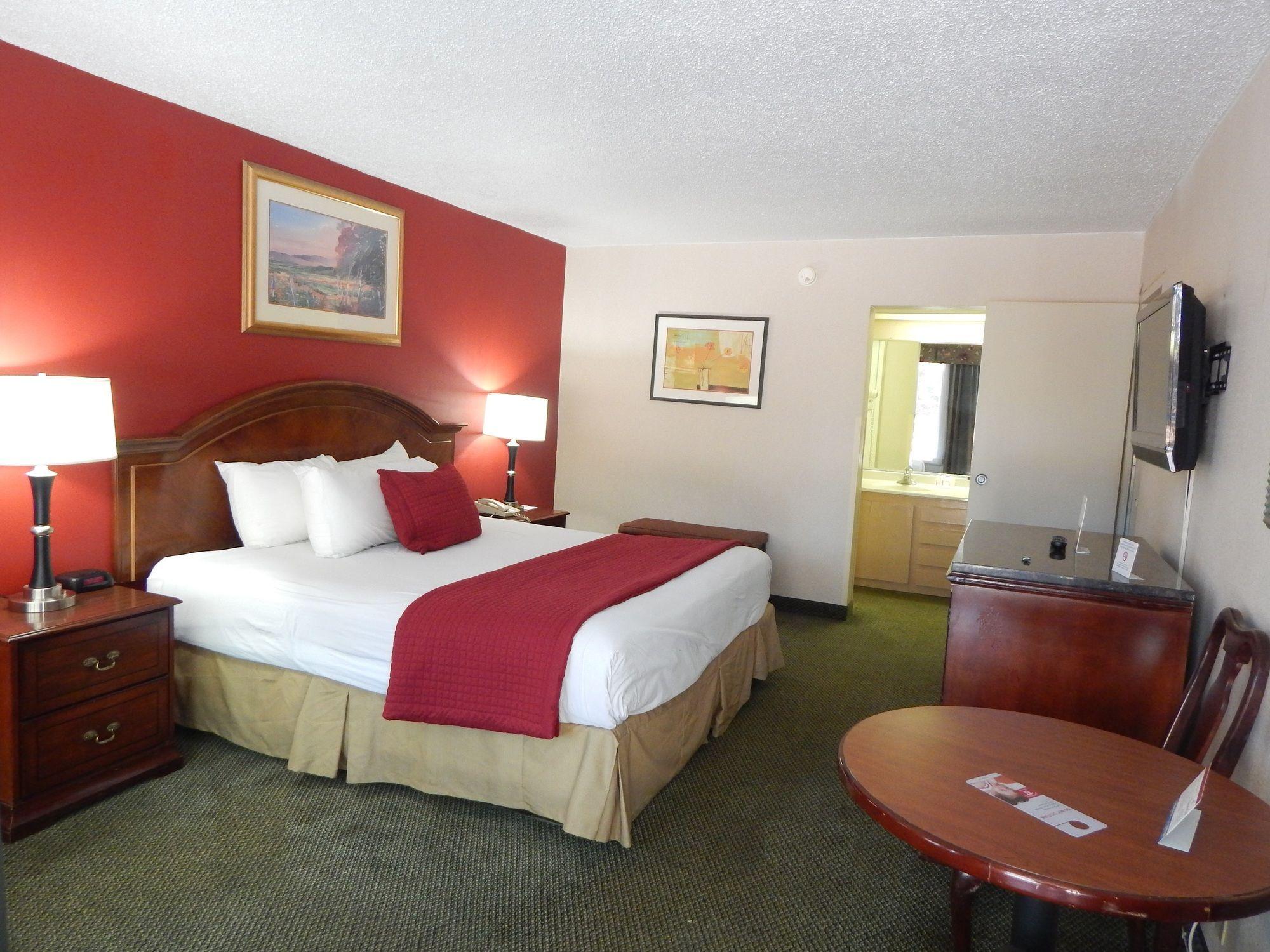 Ramada by Wyndham & Suites Warner Robins Bagian luar foto