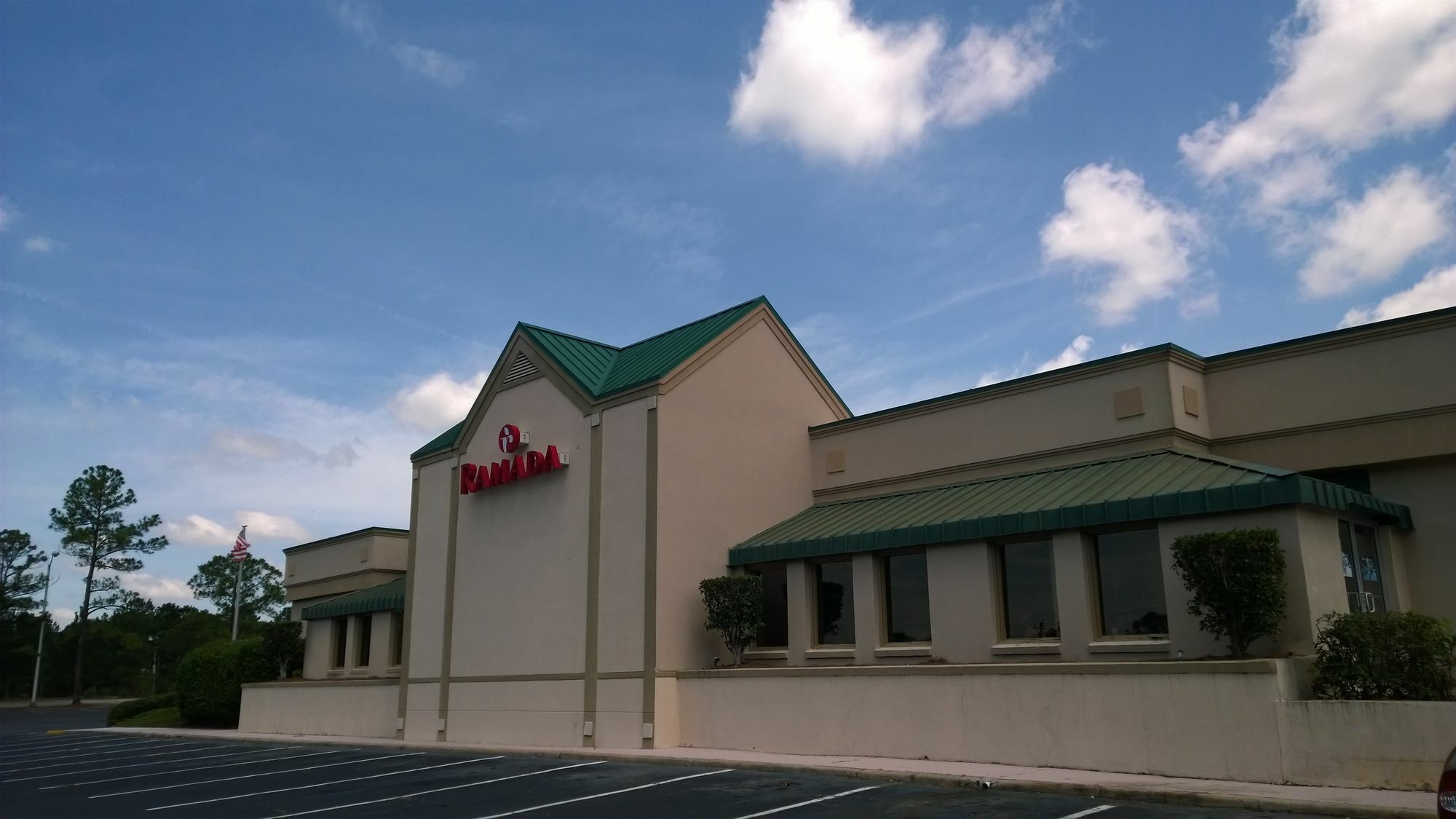 Ramada by Wyndham & Suites Warner Robins Bagian luar foto