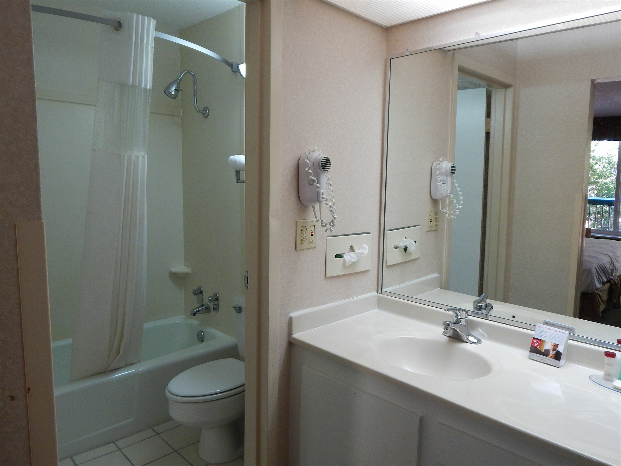 Ramada by Wyndham & Suites Warner Robins Bagian luar foto