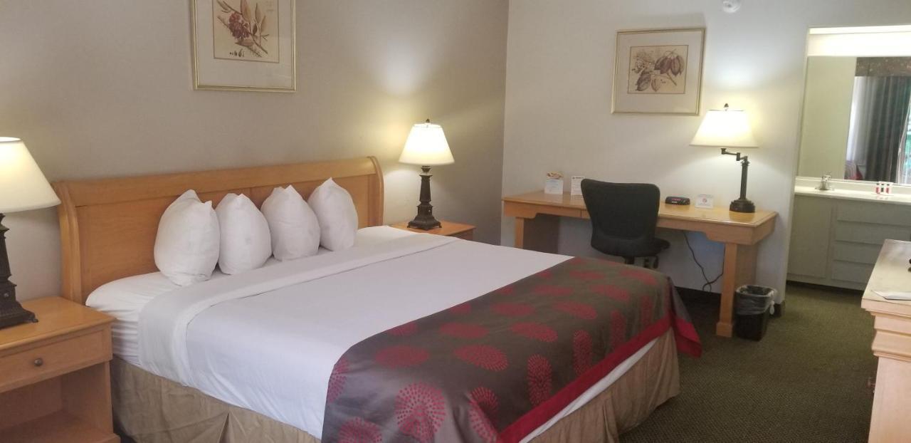 Ramada by Wyndham & Suites Warner Robins Bagian luar foto
