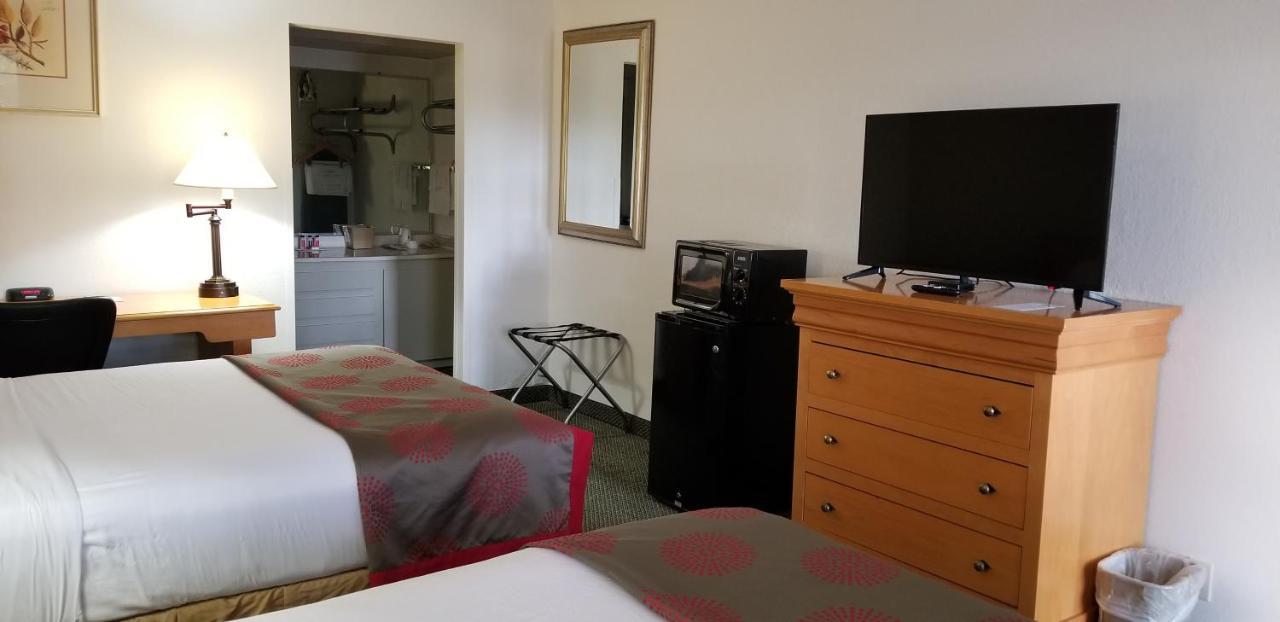 Ramada by Wyndham & Suites Warner Robins Bagian luar foto